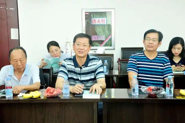 旧诗飨今人,新书慰故人