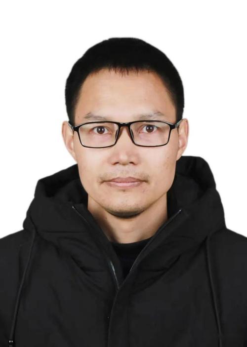 诗文散见于《星星&middot;散文诗》《成都商报》《河南科技报》《绵阳日报》